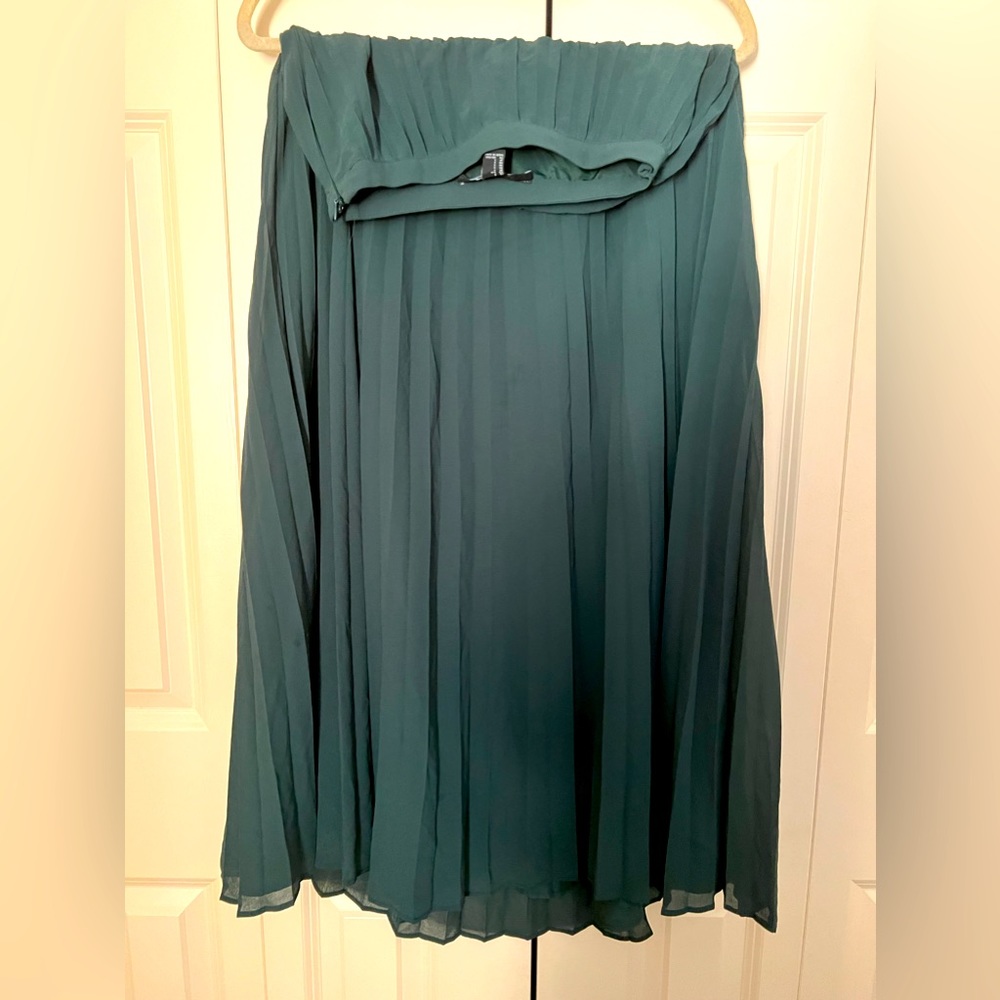 Forever21 pleated maxi skirt